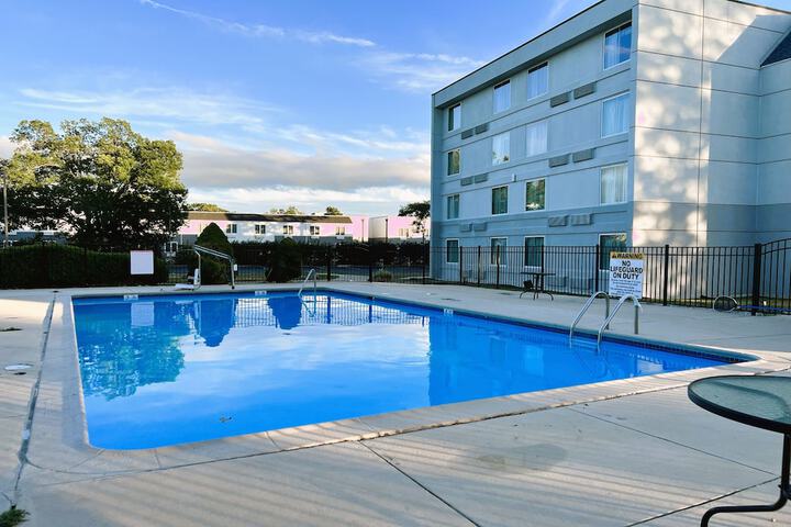 Pool 23 of 43