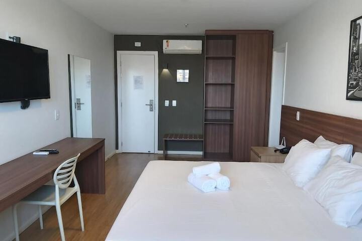 Room 8 of 42