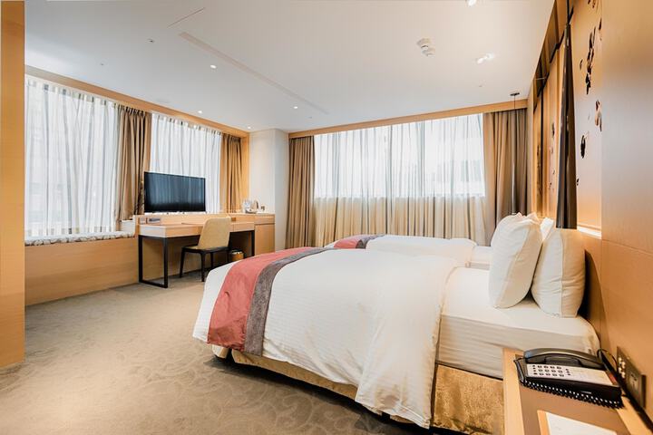 Room 43 of 105