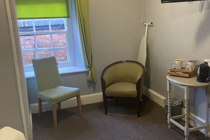 Room 9 of 15