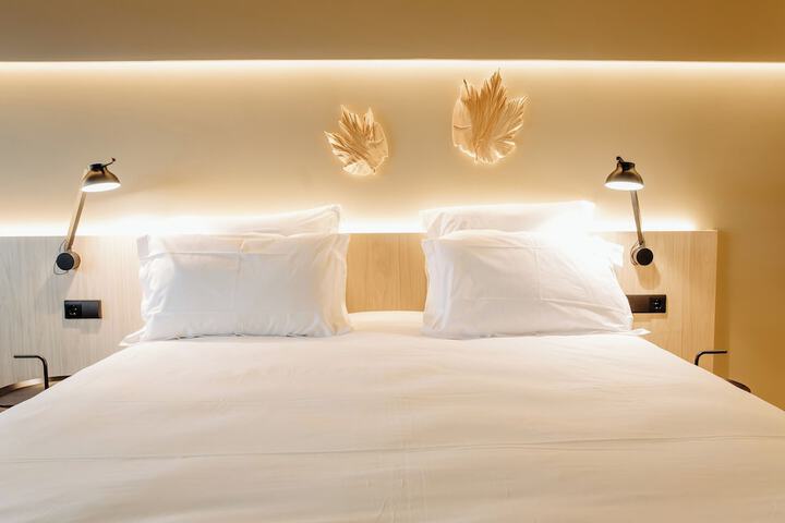 Room 6 of 118