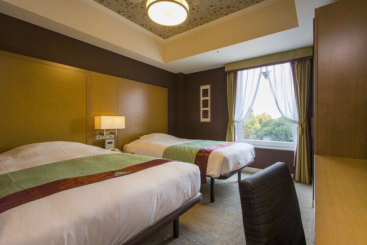 Room 13 of 60