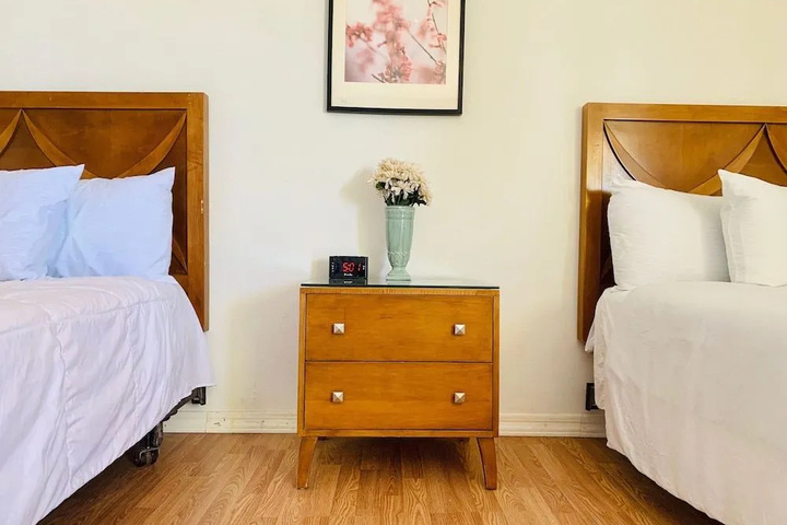 Room 9 of 14