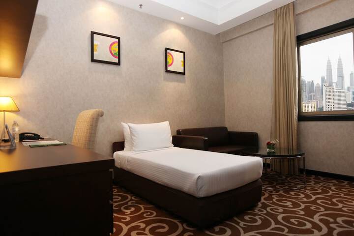 Room 7 of 49