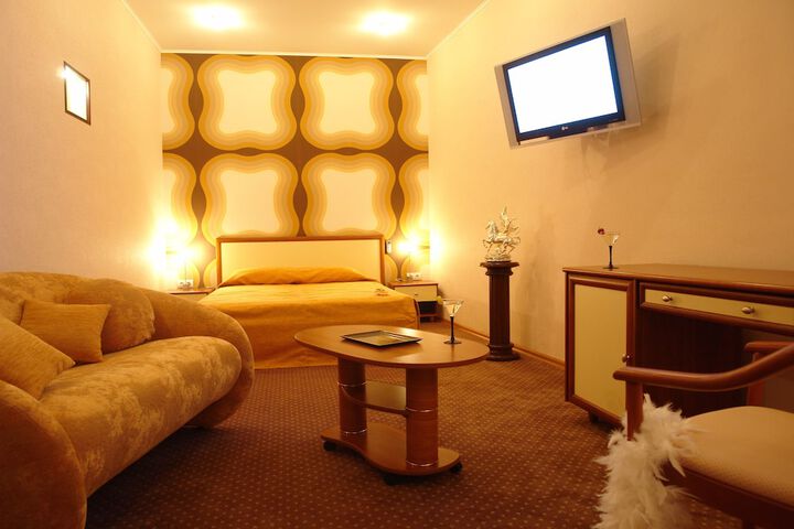 Room 5 of 42