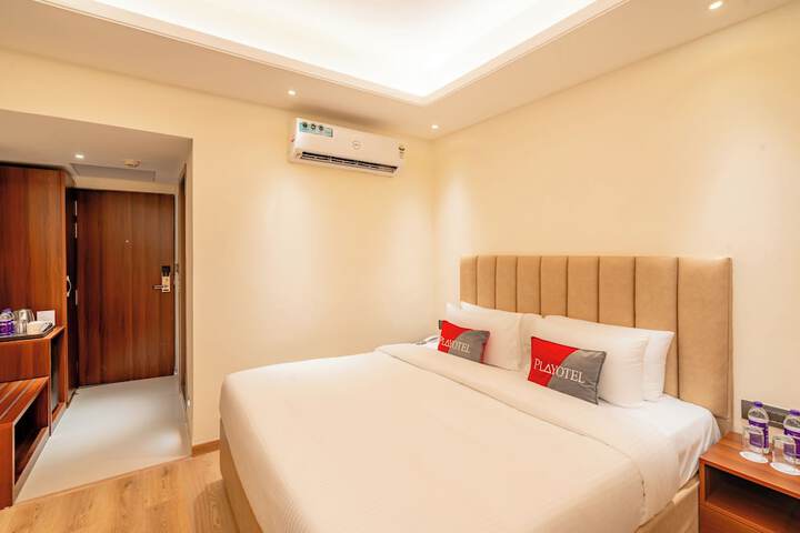 Room 5 of 17
