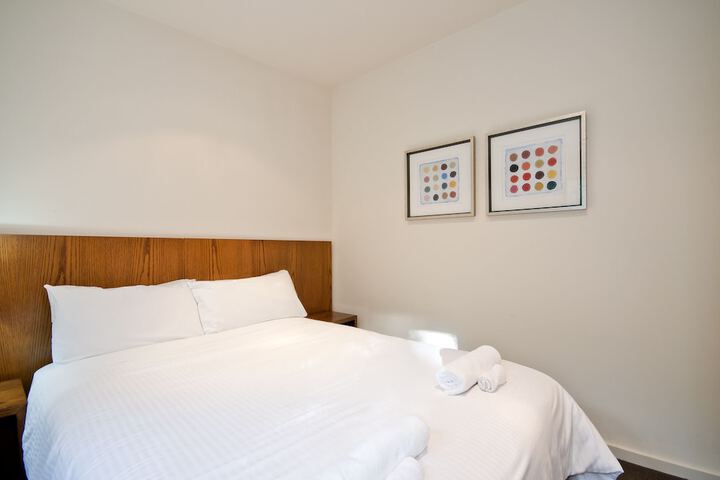 Room 4 of 79