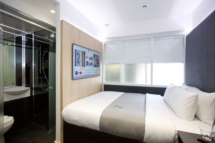 Room 7 of 33