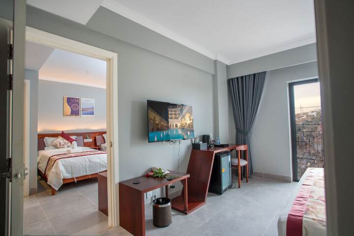 Room 8 of 30