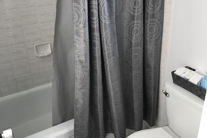 Room 33 of 69