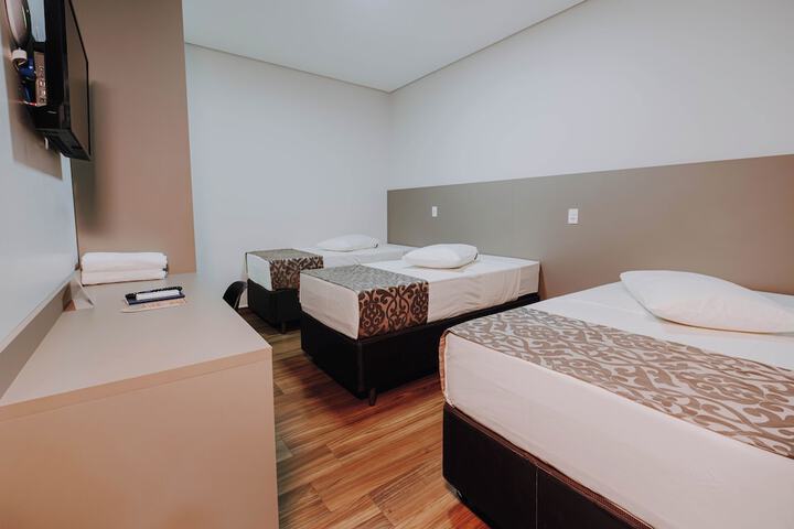 Room 6 of 19