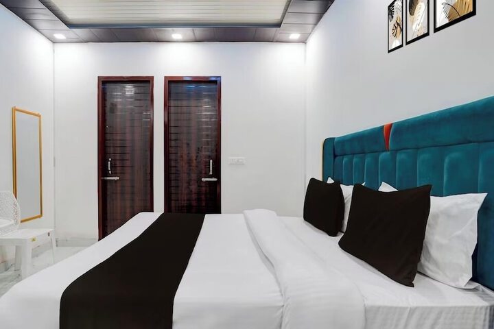 Room 10 of 15