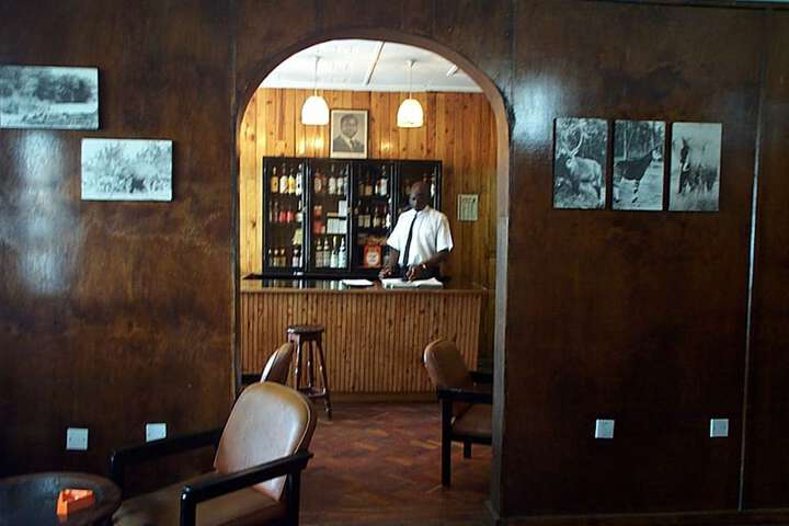 Lounge 36 of 43