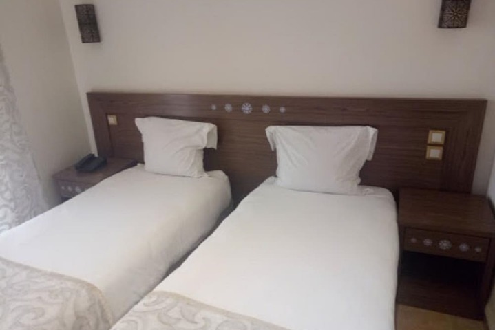 Room 4 of 32