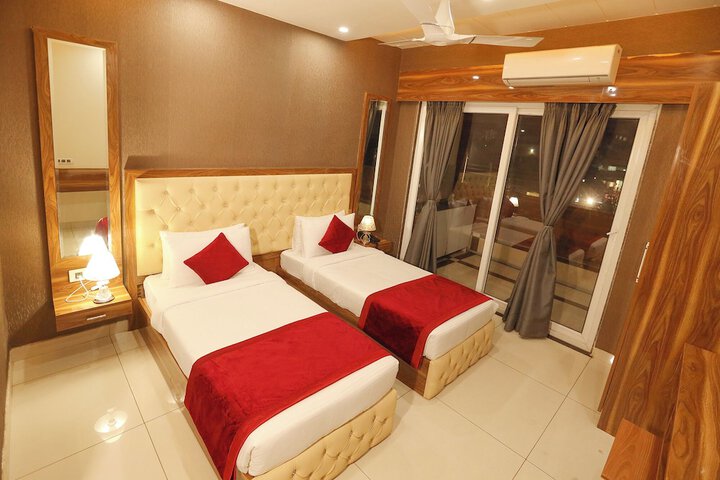 Room 37 of 77