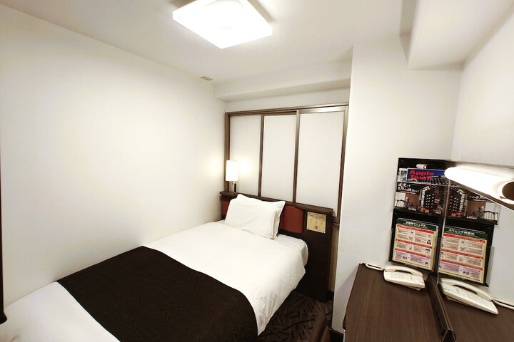 Room 5 of 27