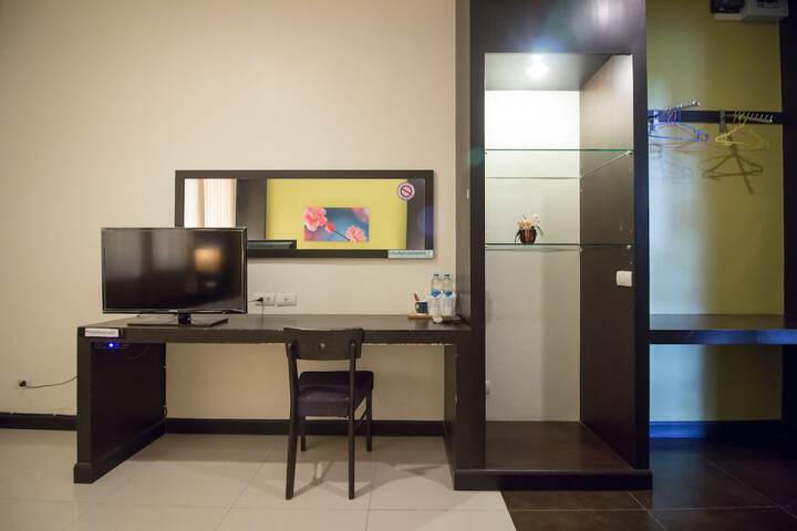 Room 18 of 37