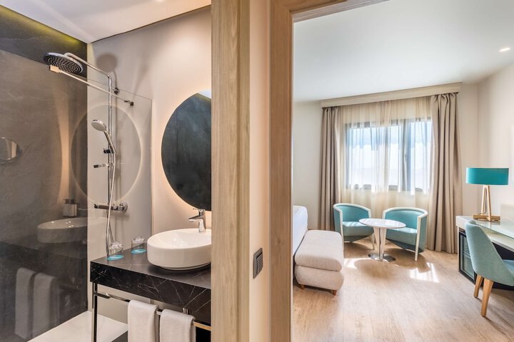 Room 25 of 52