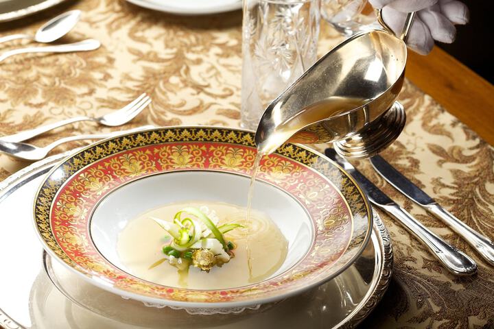 Dining 70 of 102