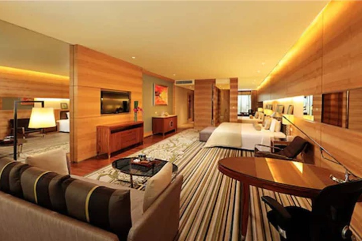 Room 19 of 53