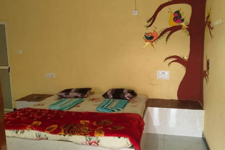 Room 3 of 84