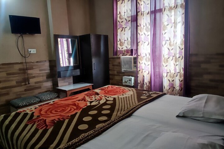 Room 13 of 69