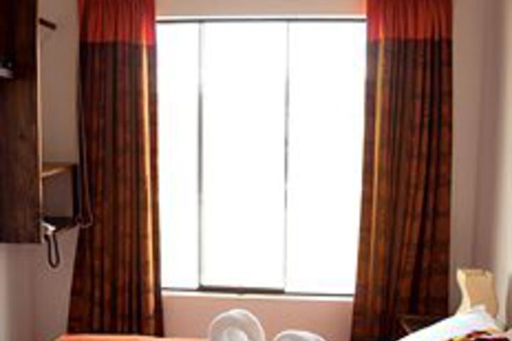 Room 6 of 26