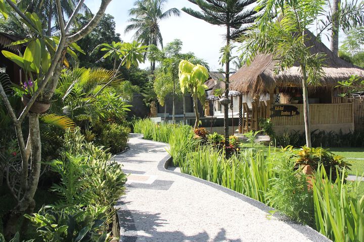 Hotel Exterior 56 of 78