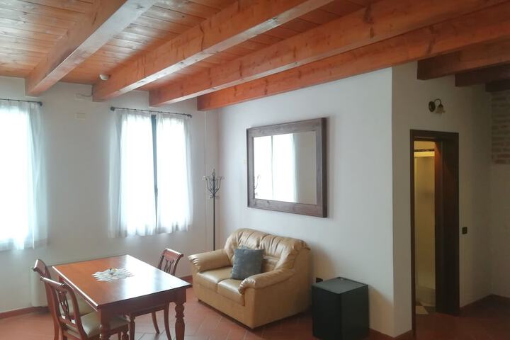 Room 4 of 31