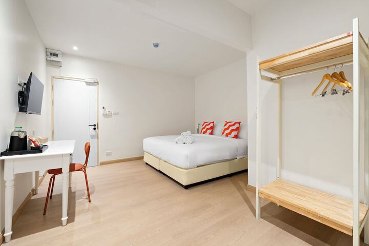 Room 14 of 65