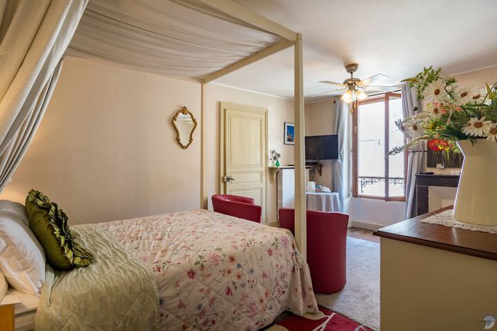 Room 14 of 19