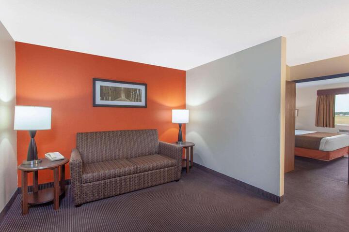 1 King Bed (1 of 14)