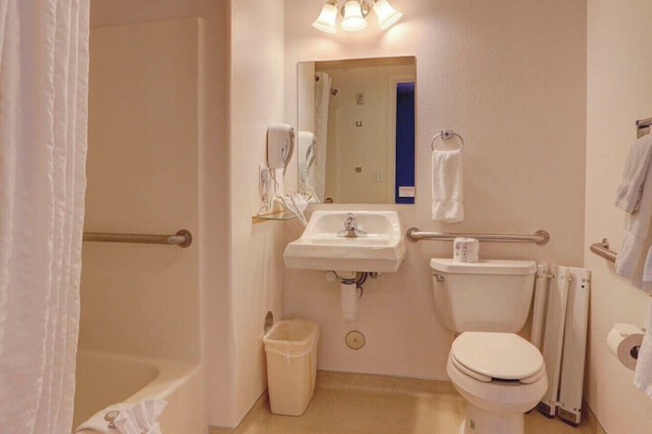 Room 159 of 184