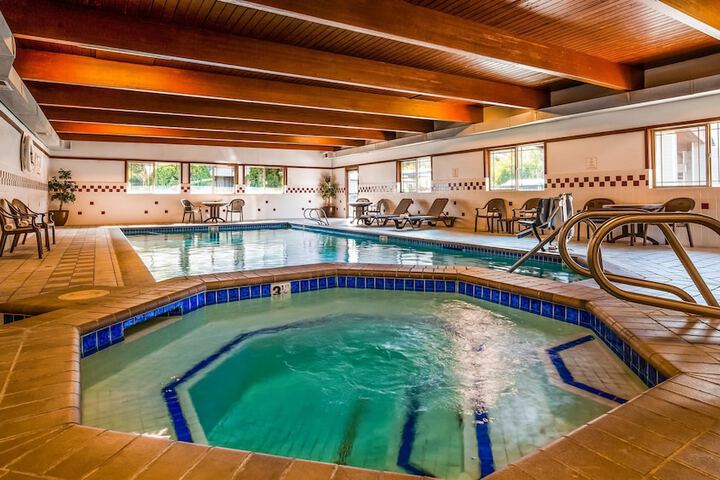 Pool Hotel