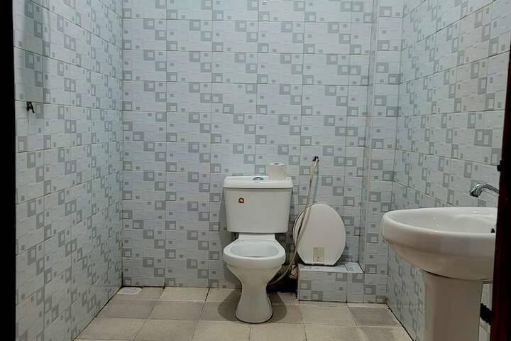 Room 14 of 28