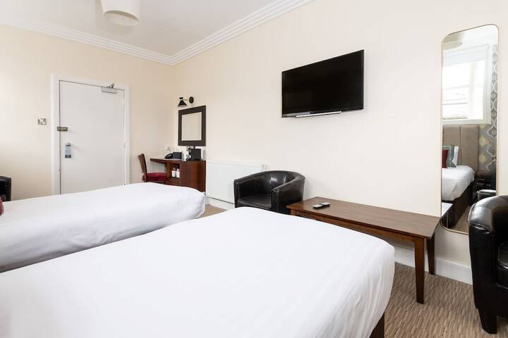 Room 56 of 177