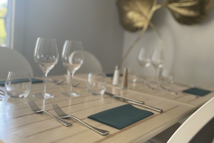 Dining 20 of 48