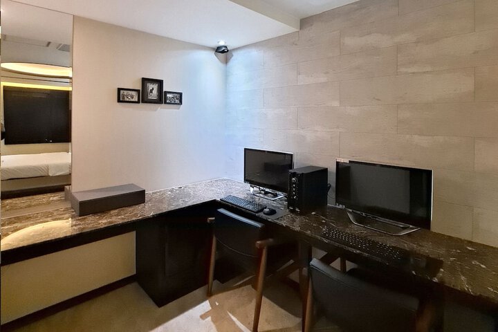 Room 34 of 89