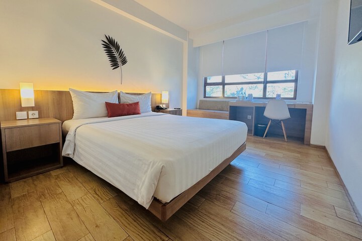 Room 16 of 50