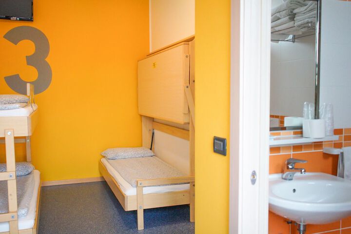 Room 7 of 51