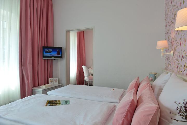 Room 42 of 58