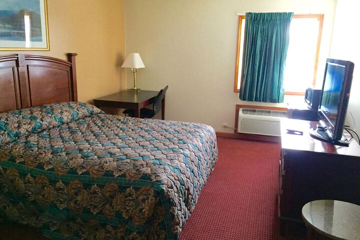 Room 10 of 16