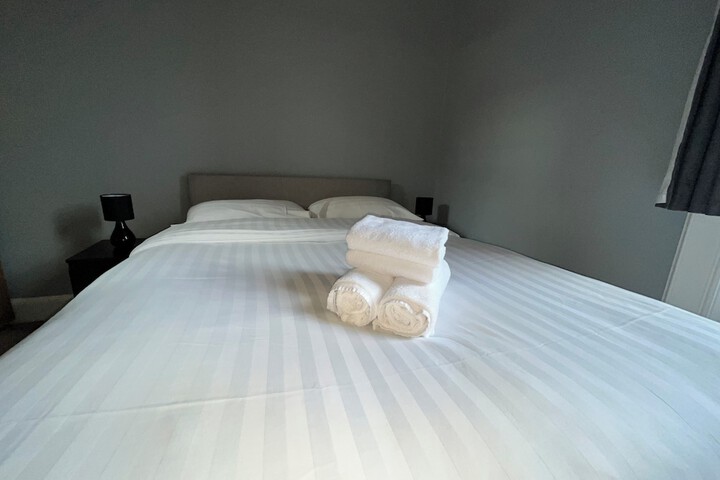 Room 52 of 86