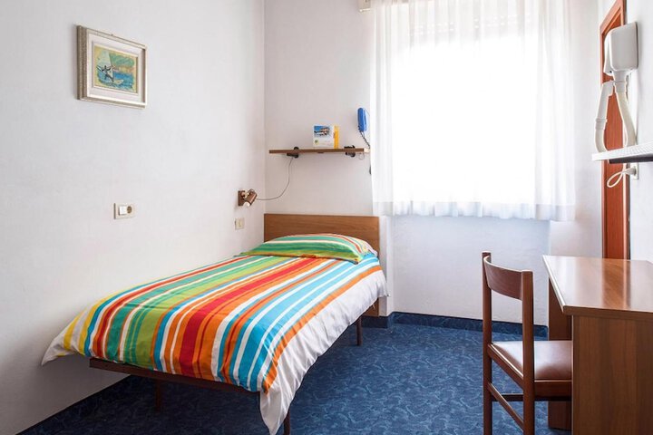 Room 12 of 44