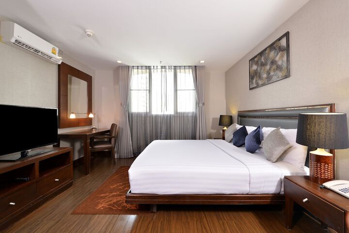 Room 10 of 65