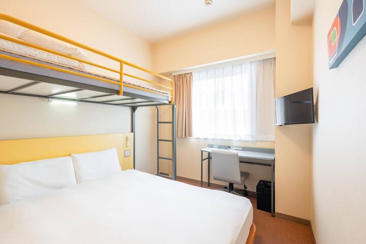 Room 7 of 25