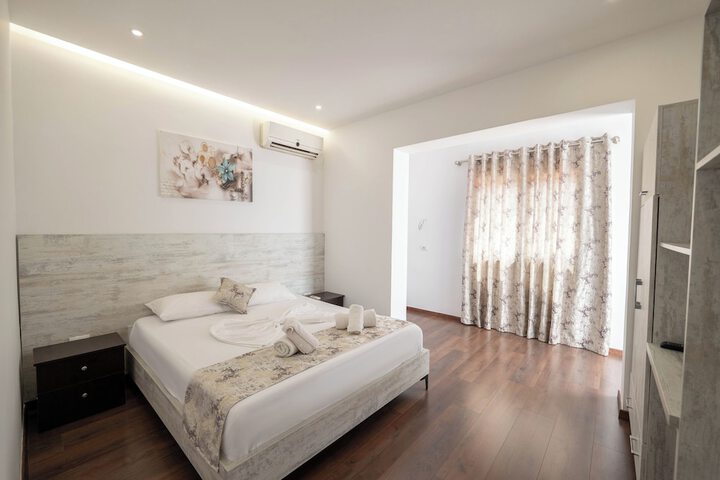 Room 30 of 86