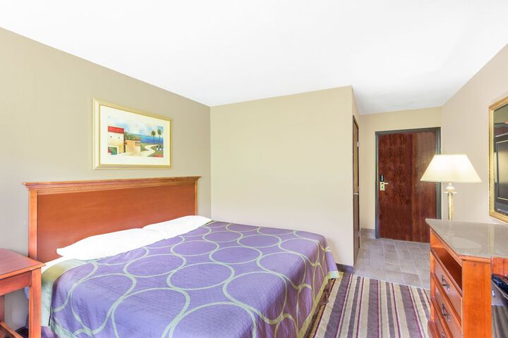 1 King Bed (9 of 10)