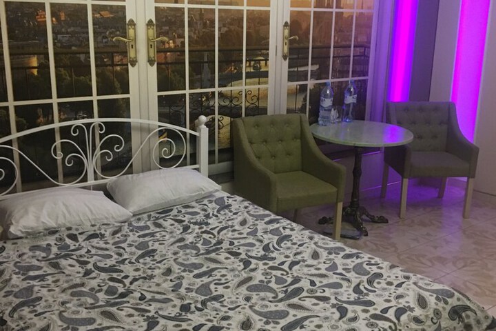Room 17 of 37