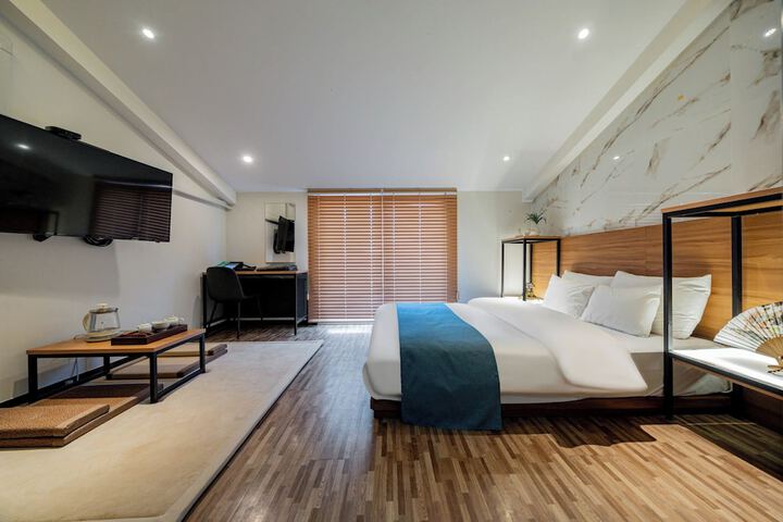 Room 50 of 85